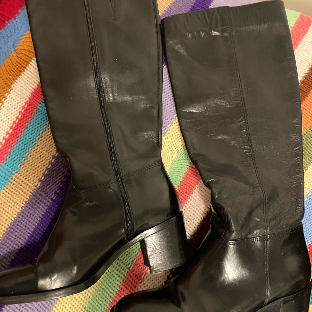 Etienne Aigner Black Leather Heeled Boots